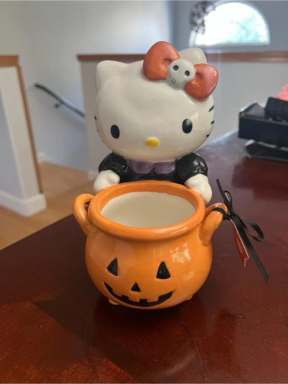 Hello Kitty Orange & White Halloween Pumpkin Holder